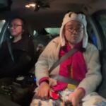 【２】金バエさんに熊手を届ける　野田草履・ユーノ